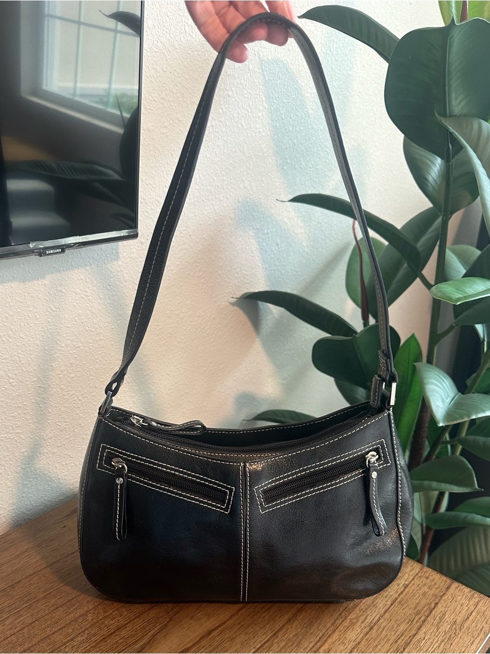 Etienne Aigner Genuine Leather Black Bag w/Contrast Stitching - Picture 3 of 15